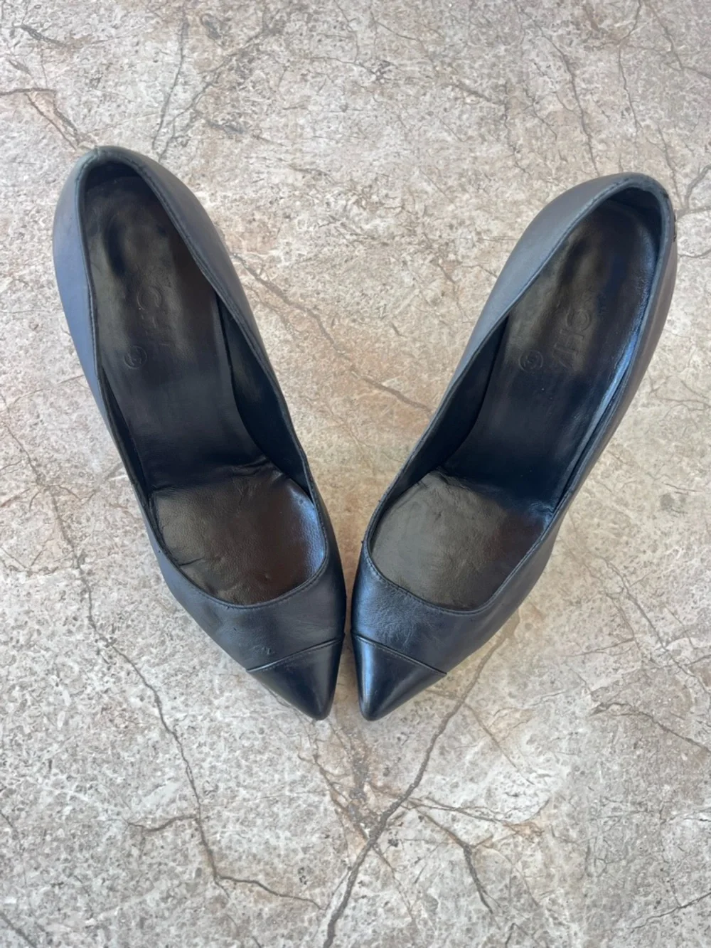 Chanel 2014 Cruise Black Smooth Leather Cap-Toe Pumps